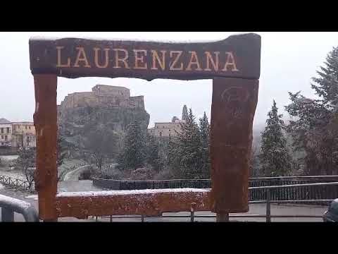 immagine di anteprima del video: Video Cartolina da Laurenzana!!! La prima neve dell'inverno...